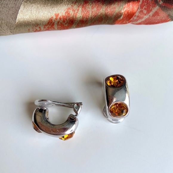 ๐๏ธ๐๏ธ Vintage amber half hoop clip earrings - Picture 4 of 6